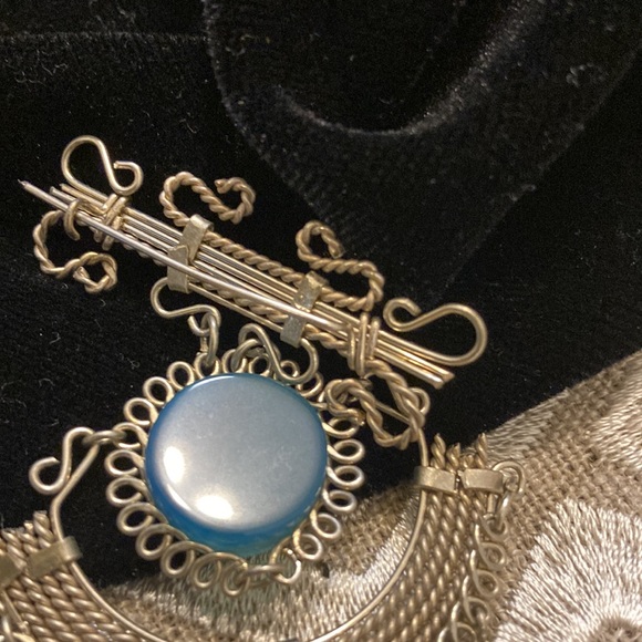 Wire Filgree Pin - Picture 2 of 3